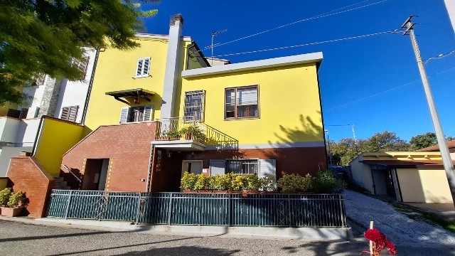 premi per visualizzare la scheda